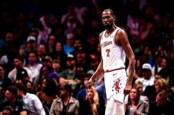 包含杜兰特在巴黎圣日耳曼比赛中出色防守，关键助攻引发热议！的词条