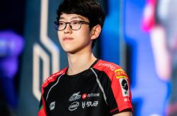 包含Scout新星高光表现表现惊艳，勇士未来可期！的词条